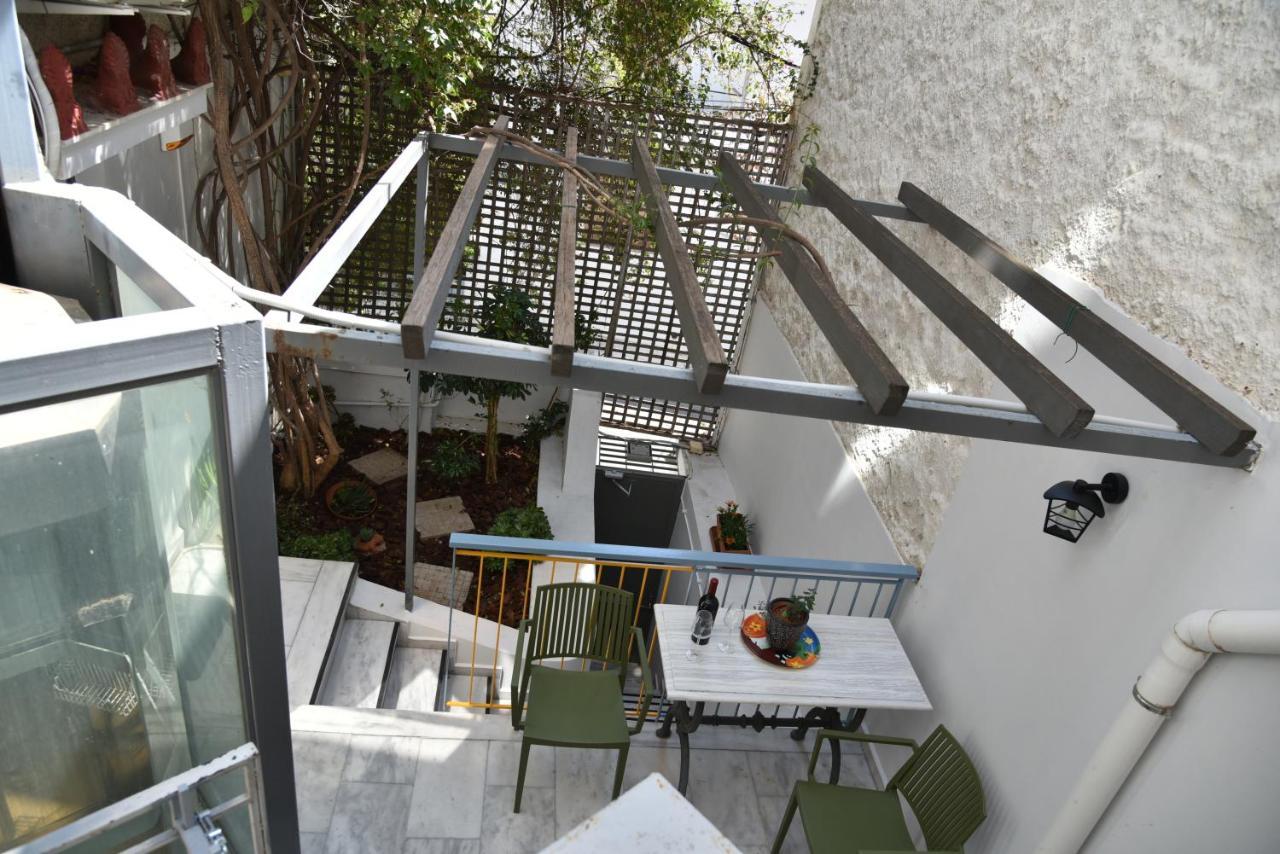 Canto-home Alongside The Acropolis *