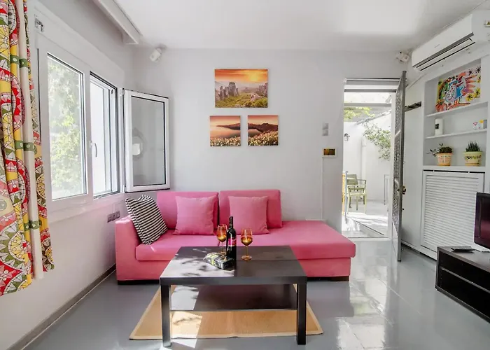 Canto-Home Alongside The Acropolis